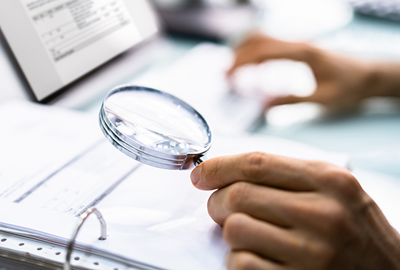 Magnifine glass thumb